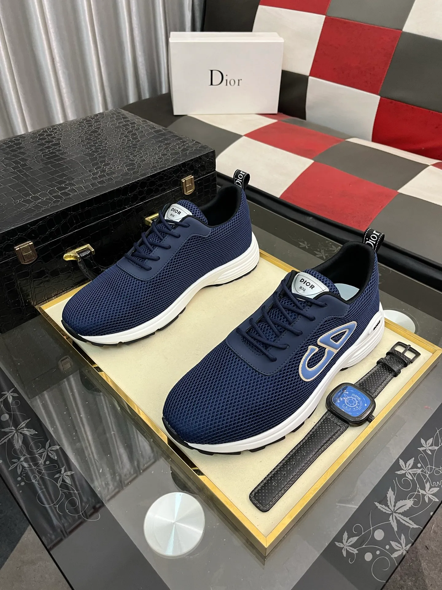 Men's Men's Shoes 💰440⌚️⌚️[Dior] Dior's new casual men's shoes are launched in Hong Kong counters. Official website 1:1 production. Original Italian materials. Designed by European and American masters. Perfect shape to create counter quality. Solid color rubber wear-resistant outsole and classic dazzling head! Super versatile and very comfortable. High-end without losing taste, fashionable and novel! ! Absolute focus! Code number: 38-444️⃣Colors available